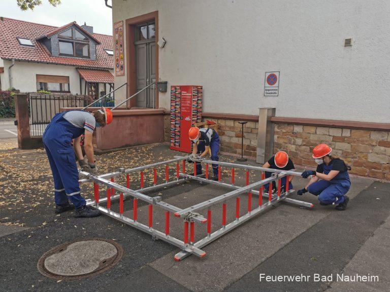 Mehr über den Artikel erfahren Jugendfeuerwehr baut Springbrunnen
