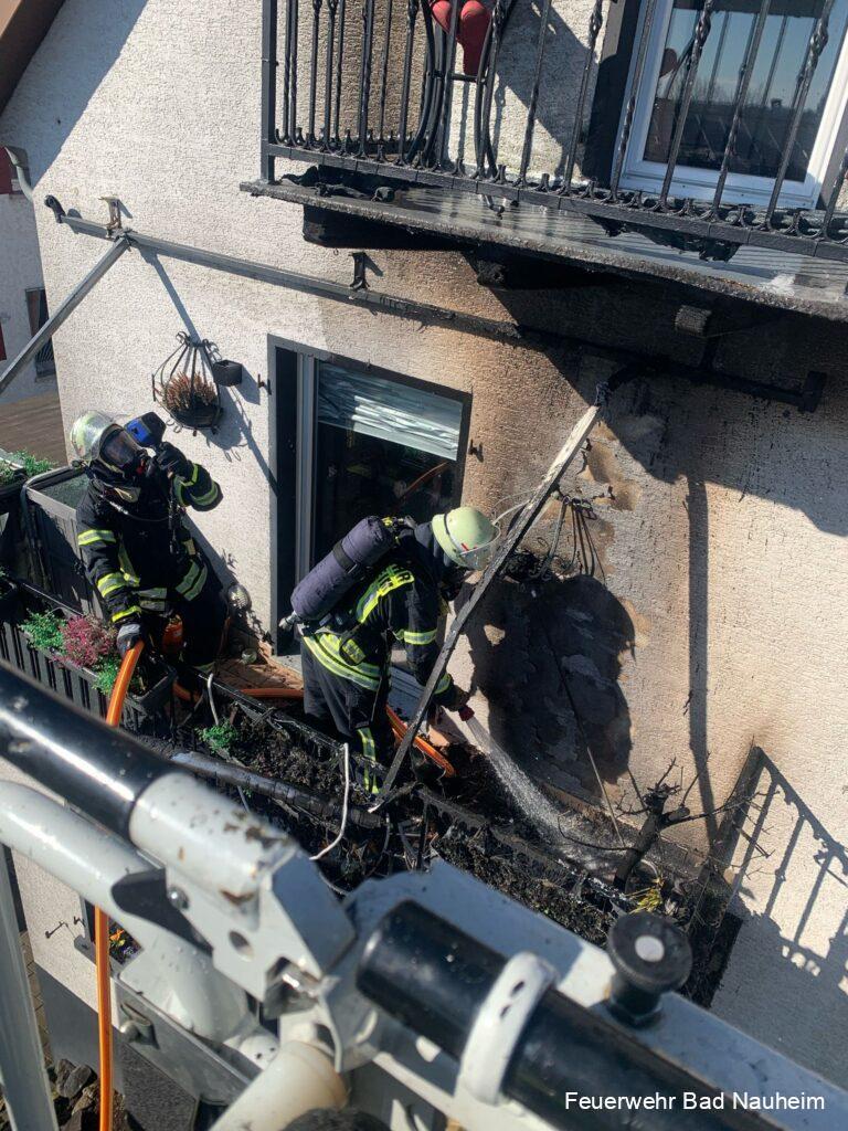 Mehr über den Artikel erfahren Einsatzreicher Montag – Feuer im Rödger Weg