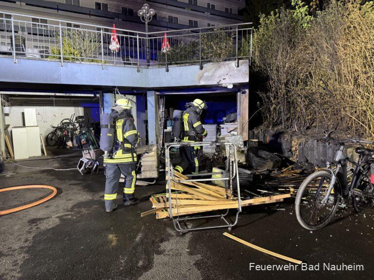 Mehr über den Artikel erfahren Brennender Sperrmüll greift auf Garage über
